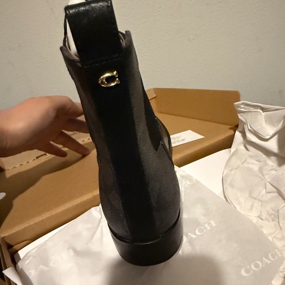 New COACH  Meredith Bootie In Signature Canvas Black/Charcoal - Picture 4 of 7